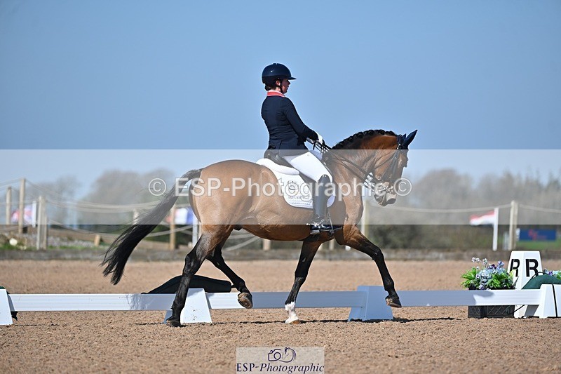 250405-105559-10056 - 115-Isla.Sully-Vagabond.De.Massa