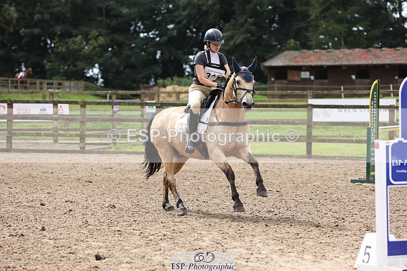 240804-105702-11376 - 316-Chloe_Dunn-TOWERHILL_SHAMIE