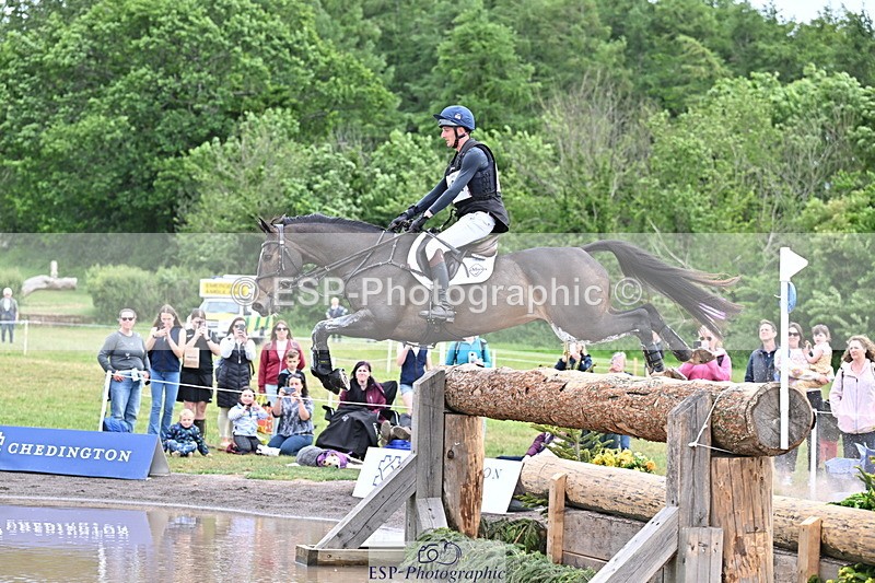 250525A-143753-16531 - D-404-Tom.Jackson-PLOT.TWIST.B