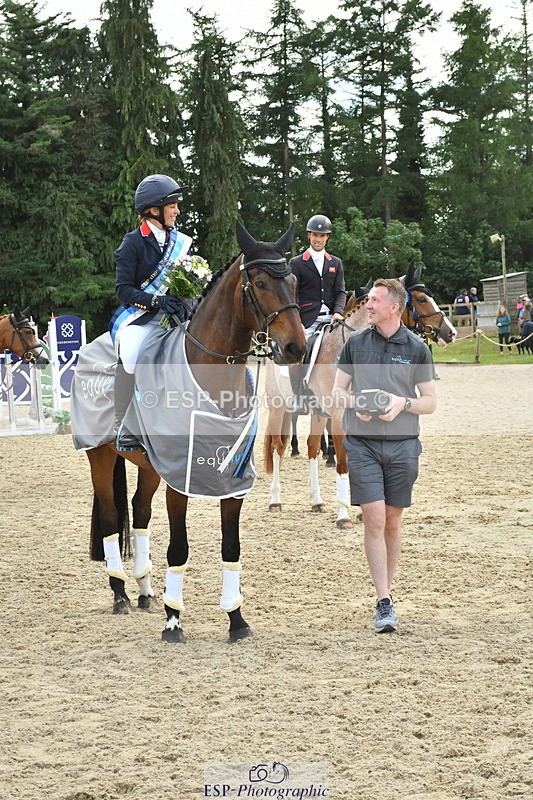 250525A-161115-18882 - Presentations Section C CCI 2 Star Long