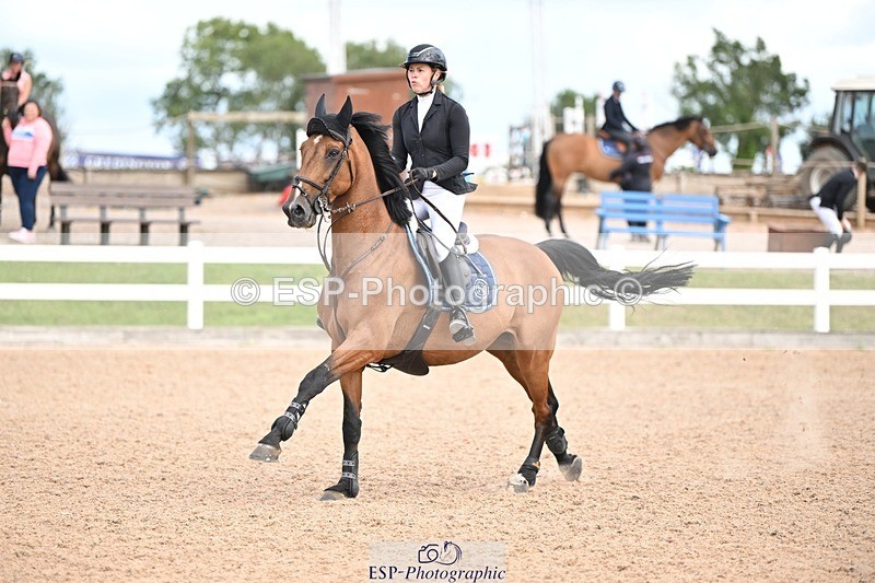 250723-160045-01295 - Cls 6 Foxhunter and 1.20m