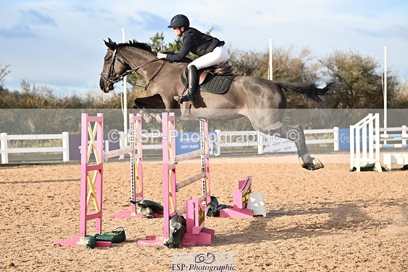 241208-133545-01813 - Cls 21 Newcomers and 1.10m Open