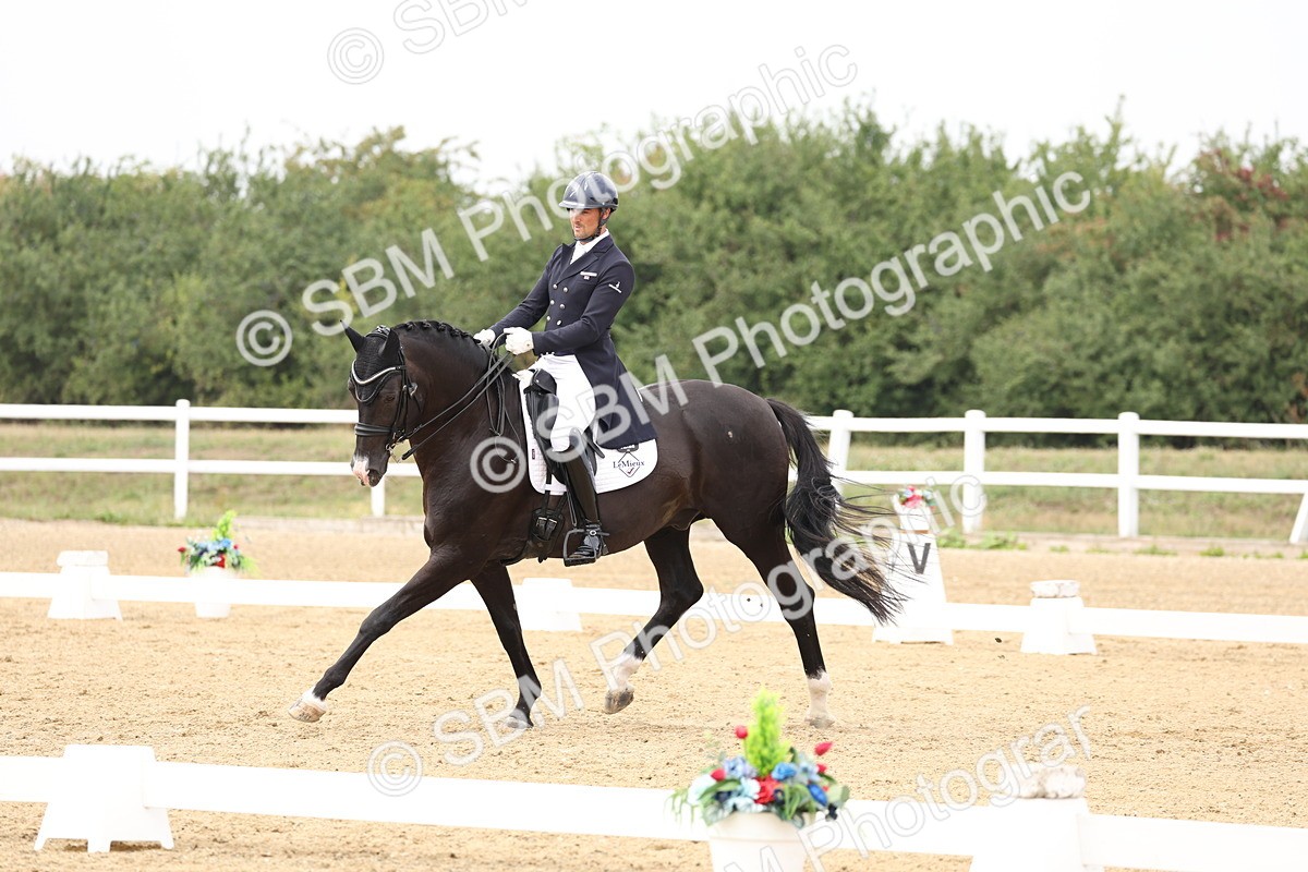 SBM_007609 - Class 9 - FEI INT I - 14.57-15.45