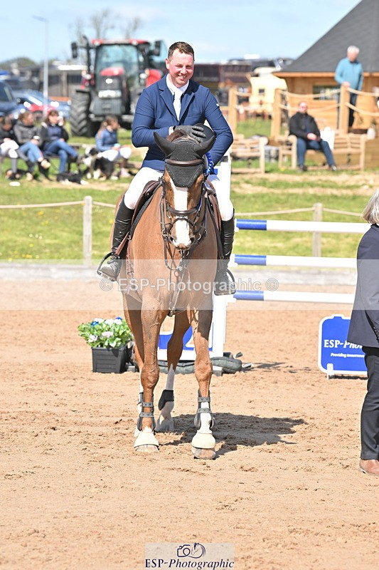 240420A-150407-11936 - Cls 7, 2 Star Medium Tour 1.35m