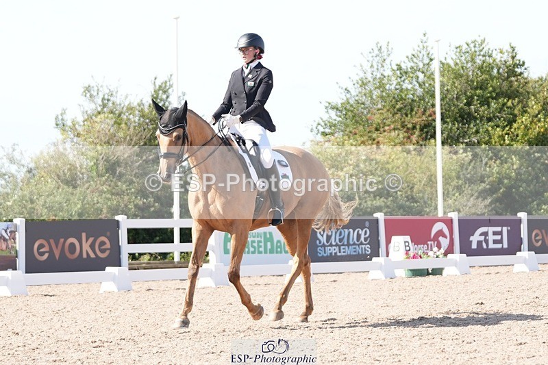 250906-154706-04862 - 054-Amy.Louise.LloydDiva.Royale