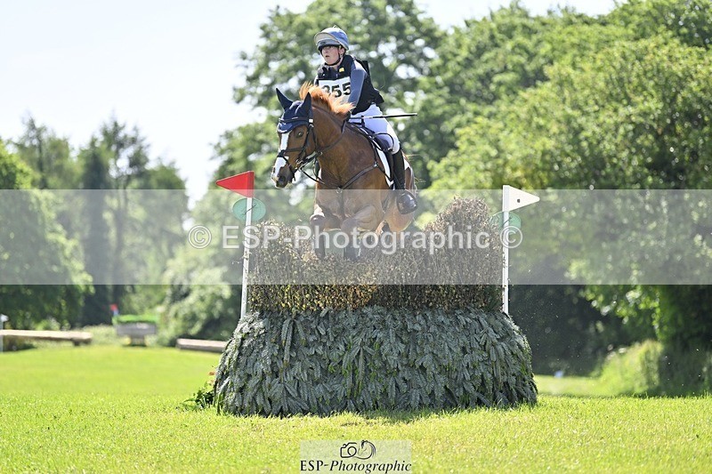 240525-113035-12511 - 355-GLOBAL_EXOTIC-Jemima_Stratton