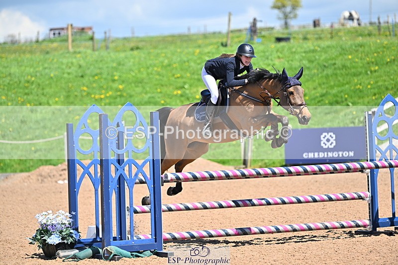 240504A-130518-01696 - Cls 4 Blue Chip Pony Newcomers & 1m Open