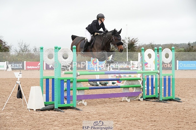 251109-114724-03632 - Cls 20 Newcomers and 1.10m Open