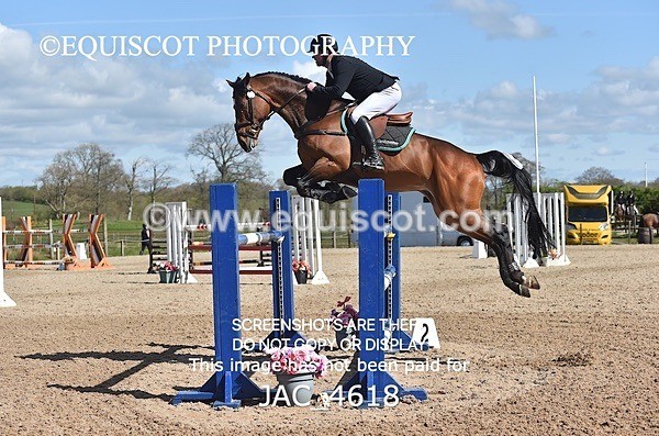 JAC_4618 - CLASS 11 SAT Andrew Hamilton Coach, RHS Foxhunter Championship Qualifier