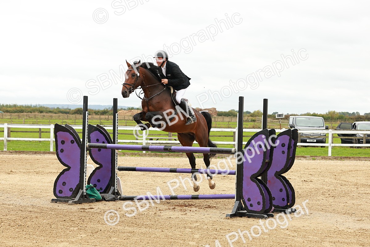 1I0A7994 - Class 5 - Senior Foxhunter 1.20m