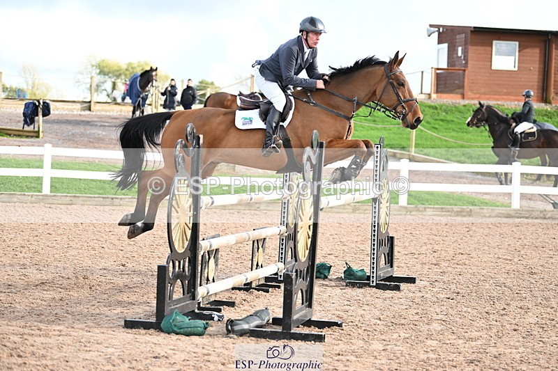 241023A-144100-01100 - Cls 4 Newcomers and 1.10m Open