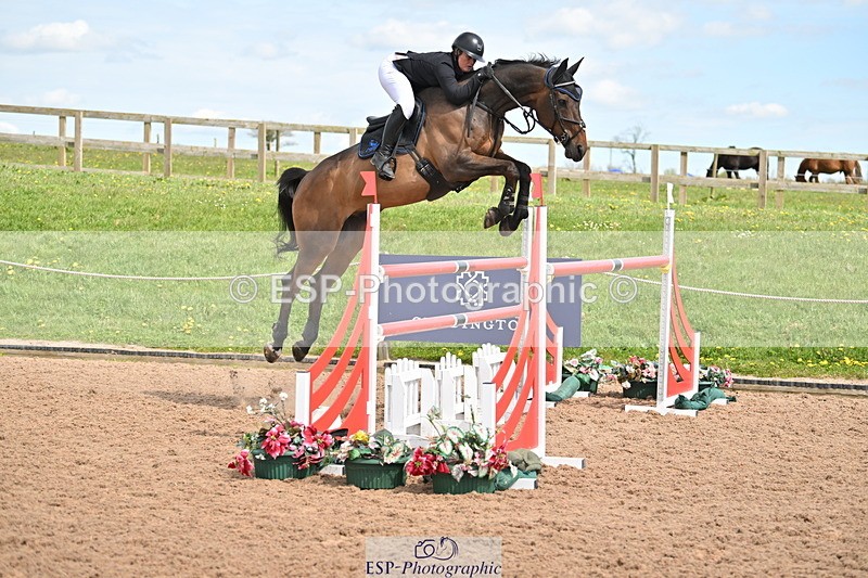 240418A-141552-04289 - Cls 9, 2 Star Big Tour 1.40m