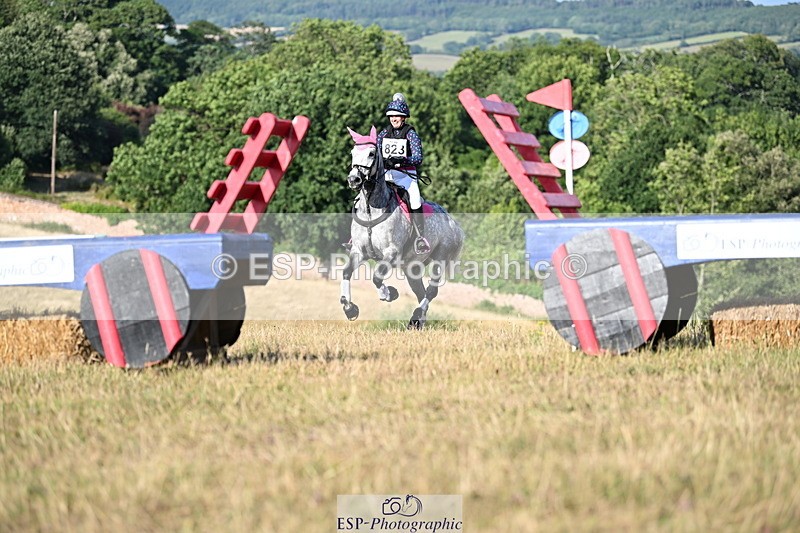 250803A-181044-18614 - R-823-Sophie.Channon-HIVES.LUCKY.BOUNCER