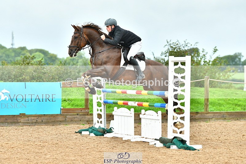 230805A-110059-00262 - Cls 2 Snr Newcomers & 1.10m Open