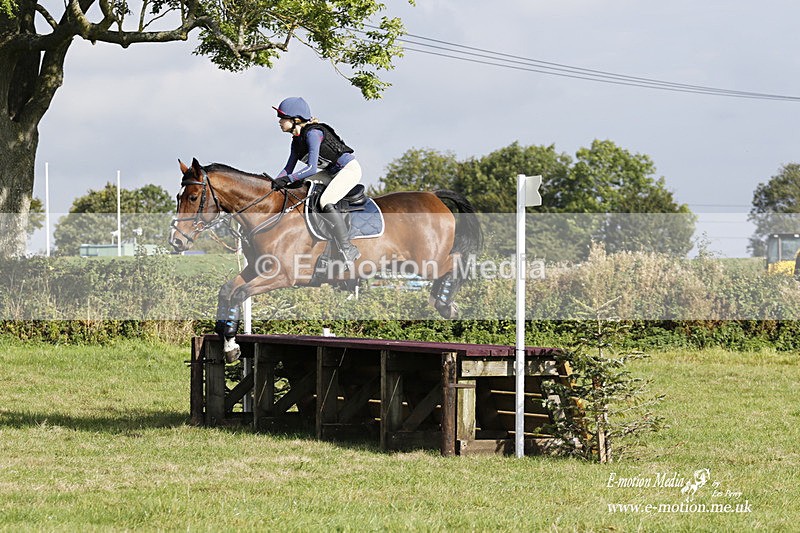  WWHT 171021 2942 - Intermediate (0.90m)  17/10/21