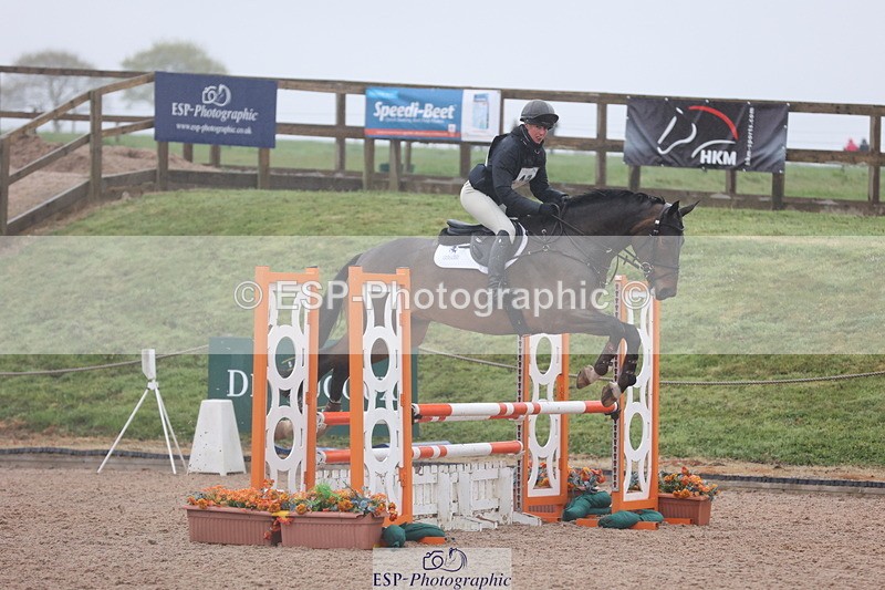 250418-100335-00610 - 017-Rosie.Bradley-Hole-KILMOUNTAIN.TOYBOY