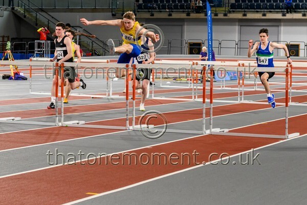 AgeInd25SUN-923291 - Track Male