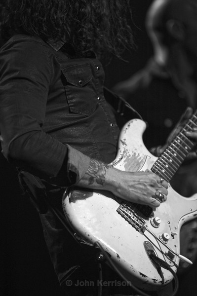 Oli Brown Detail - Concert