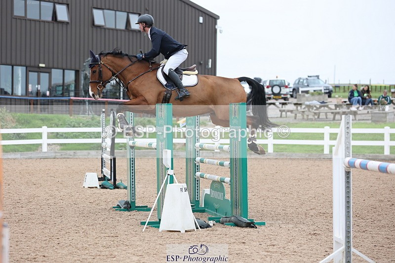 241101A-132702-02087 - FRI Cls 6 Foxhunter and 1.20m Open