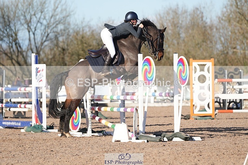 251130-131754-01221 - Cls 15 - 17 Children on Horses