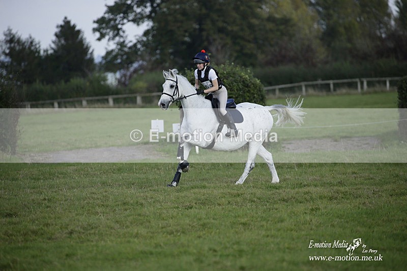  WWHT 171021 3981 - Open (1.00m)  17/10/21