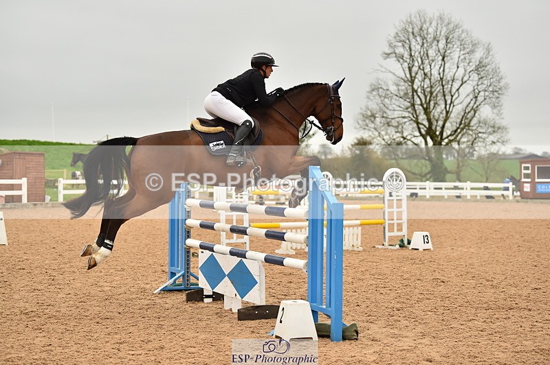 231122A-135910-00562 - Cls 5 Foxhunter & 1.20m Open