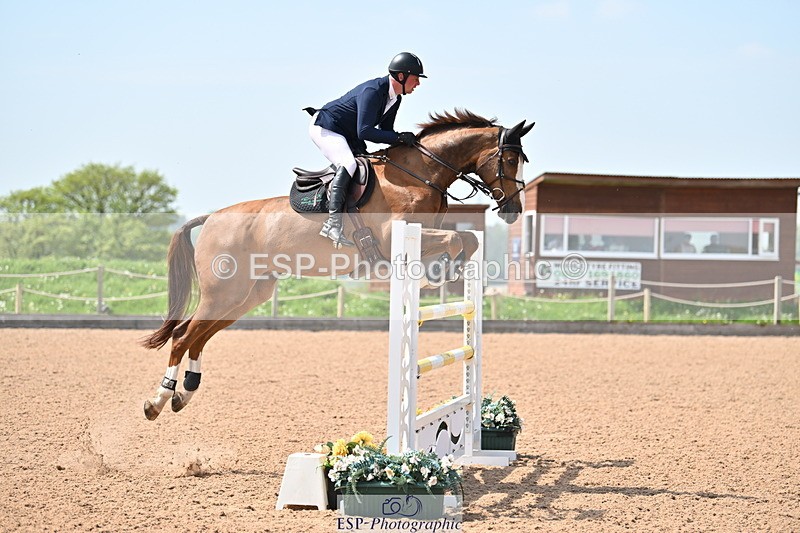 240510A-140932-07946 - Cls 23 Talent Seeker Inc 7yr old 14.10 to Finish