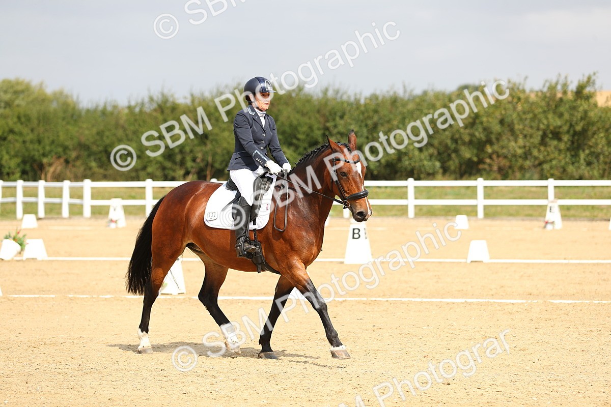 SBM_016472 - Class 13 - Novice 23 - 11.25-12.35