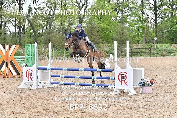 BPP_8692 - CLASS 24 SUN Senior BritiNovice/ 90cm Open