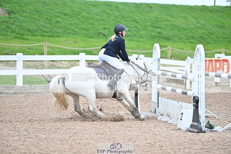 231119A-114322-05492 - Sun Cls 5 Newcomers & 1m Open