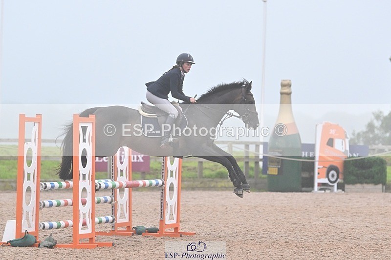 240813-192908-00939 - Classes 7 A&B 90cm