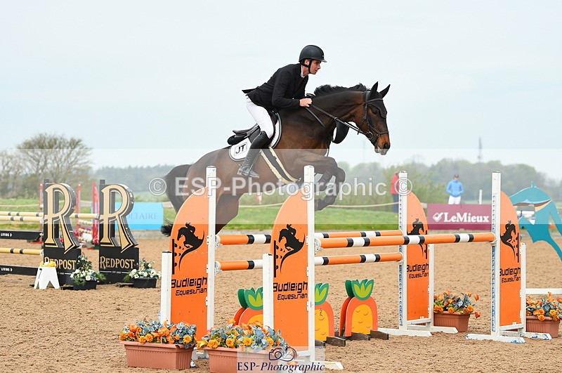 230504A-101822-00576 - Cls 8 Snr Foxhunter