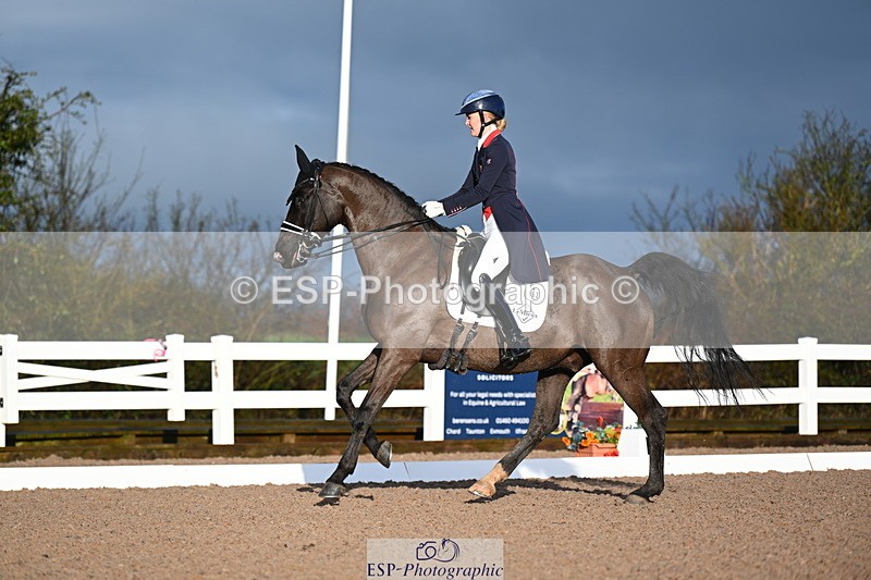 240218A-090932-05020 - 162-Holly.Kerslake-Totil.Platinum