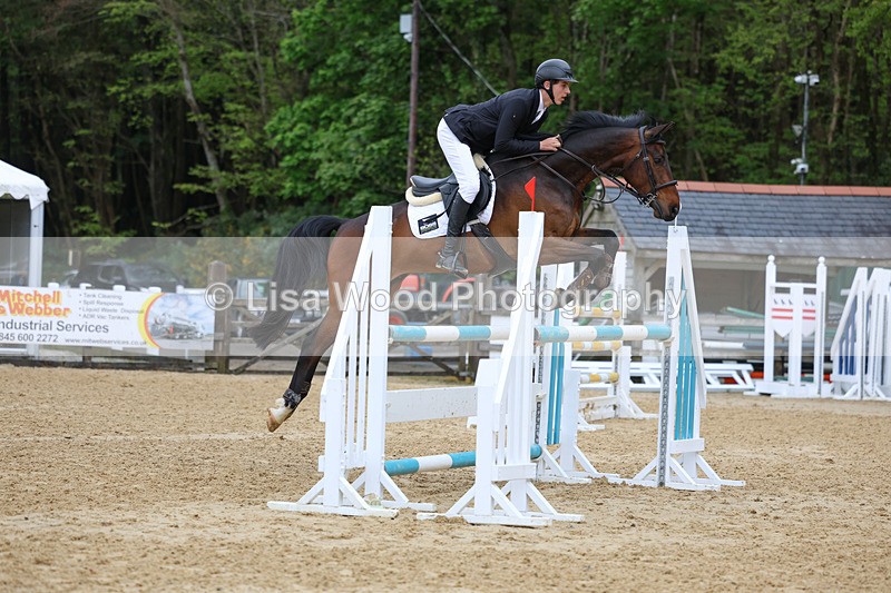 3E7A4101 - Class 7: Senior Foxhunter/1.20 open