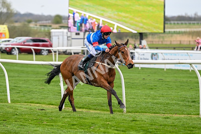 090425-Race 5-Miss Willows-0049 - Race 5