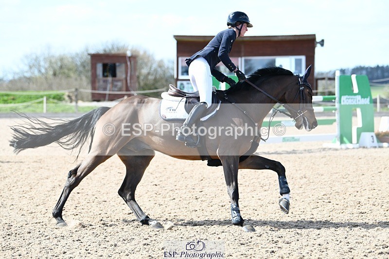 250328-122923-00976 - Cls 3 Snr Foxhunter