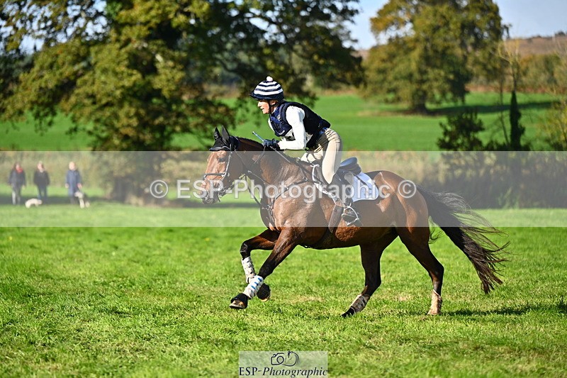 251025A-125612-19320 - F-453-Lucy.Lloyd