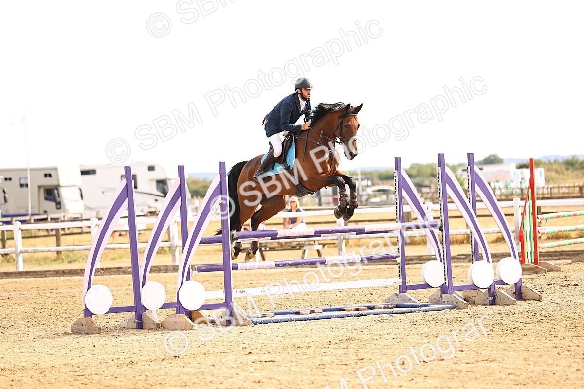 SBM_001617 - Class 6 - Senior Newcomers 1.10m