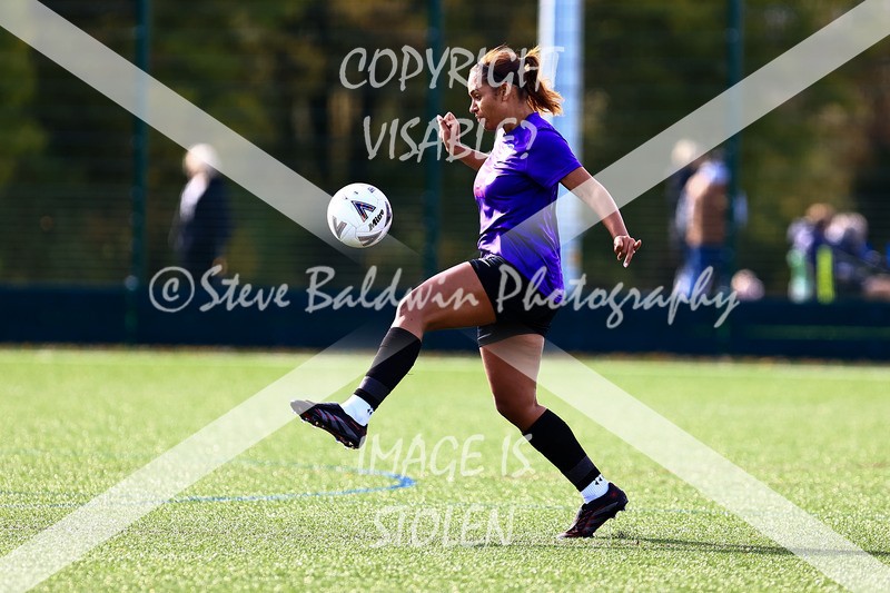 1DX30668 - 2025-10-05 FC Abbey Meads Ladies V Purton  Kingsdown FC Ladies