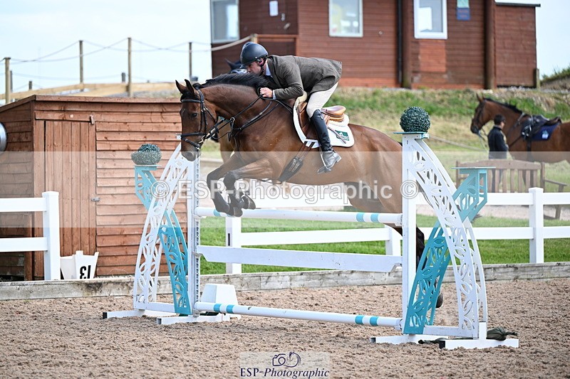 240605A-145517-00822 - Cls 4 Newcomers and 1.10m Open