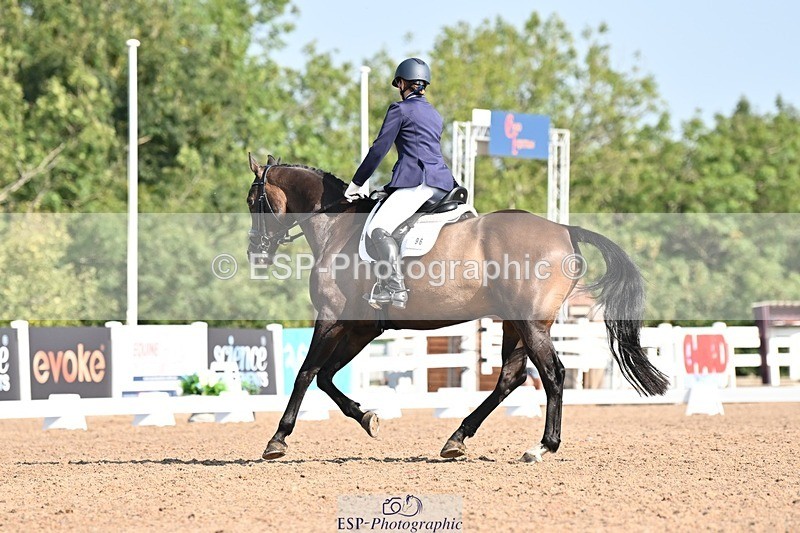 250816-100041-03021 - 096-Louisa.ChattingFirst.Mohican.II