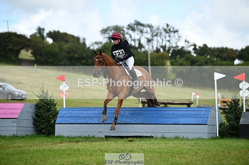 250831-154242-11796 - O-723-Lizzie.Luxton