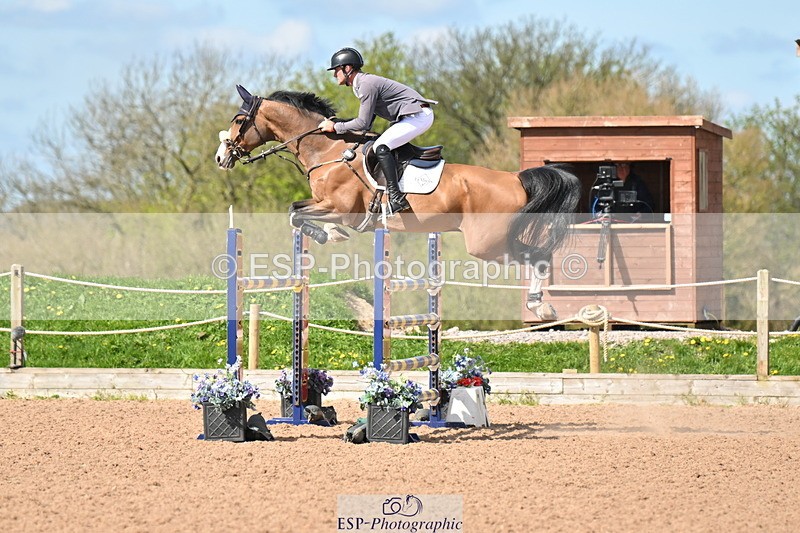 240418A-110506-02440 - Cls 5, 2 Star Medium Tour 1.35m