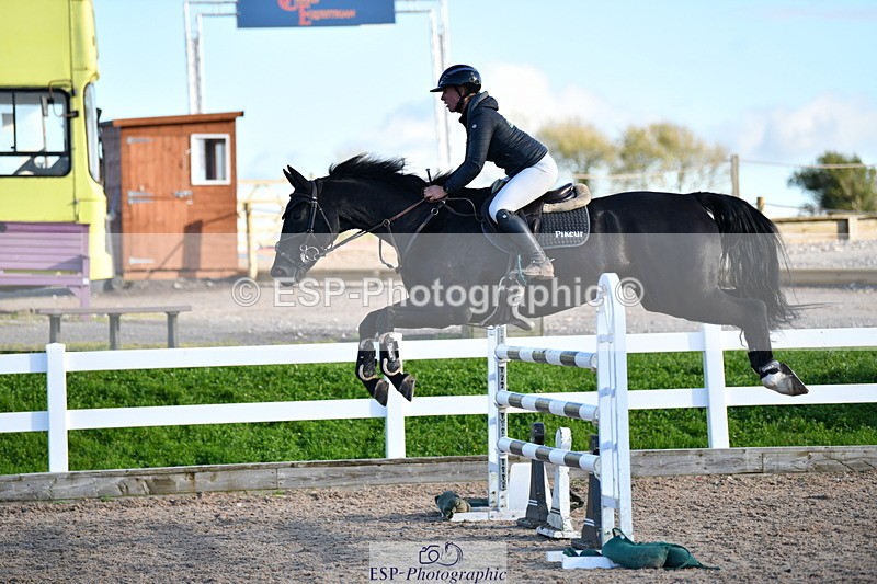 231110A-143837-00818 - Cls 6 Foxhunter & 1.20m Open