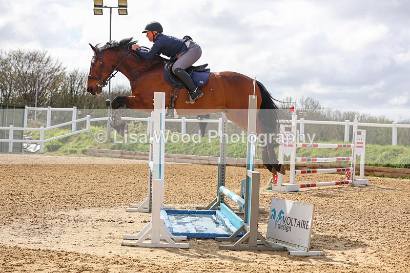 3E7A2222 - Class 8: Senior Foxhunter/1.20 open