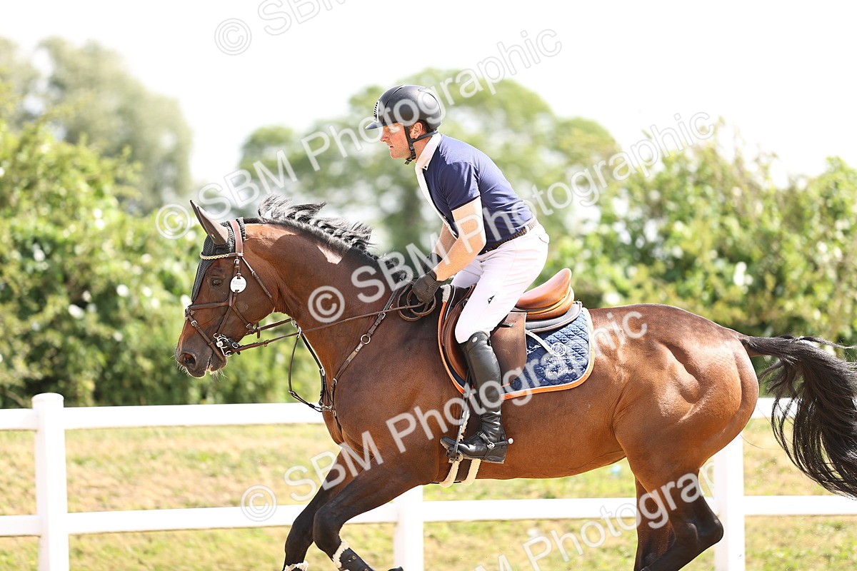 SBM_000420 - Class 15 - Redpost Equestian Senior Foxhunter - 1.20m