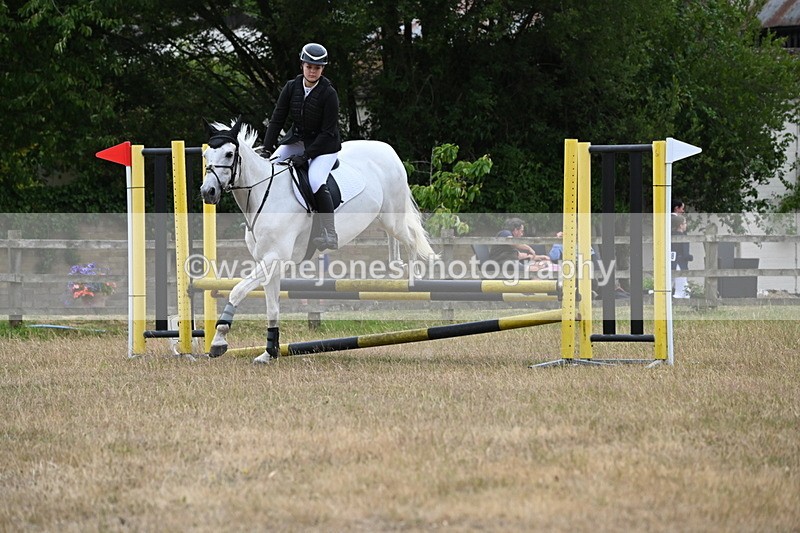 WJ6_0656 - Class 14 Intermediate Jumping 75cm