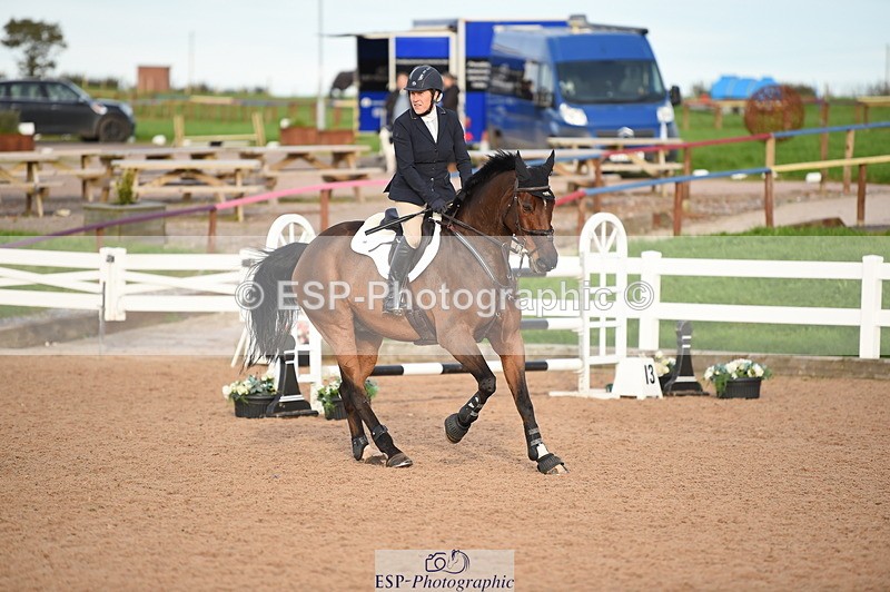 231015A-164236-09372 - Cls 27 1.10m Amateur Q 2nd R