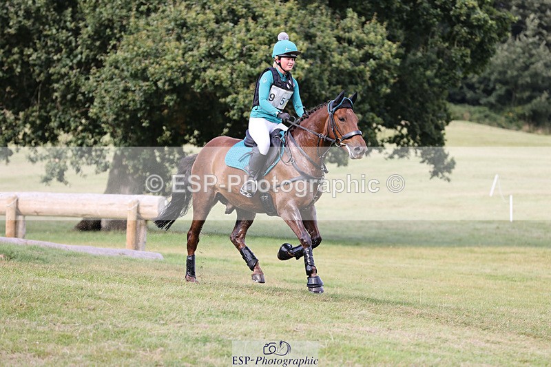 240825X-171203-37879 - 80cm XC 16.30 to 17.30