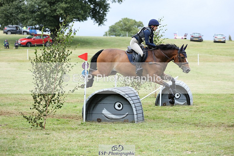 240825X-180802-38486 - 80cm XC 17.30 to End